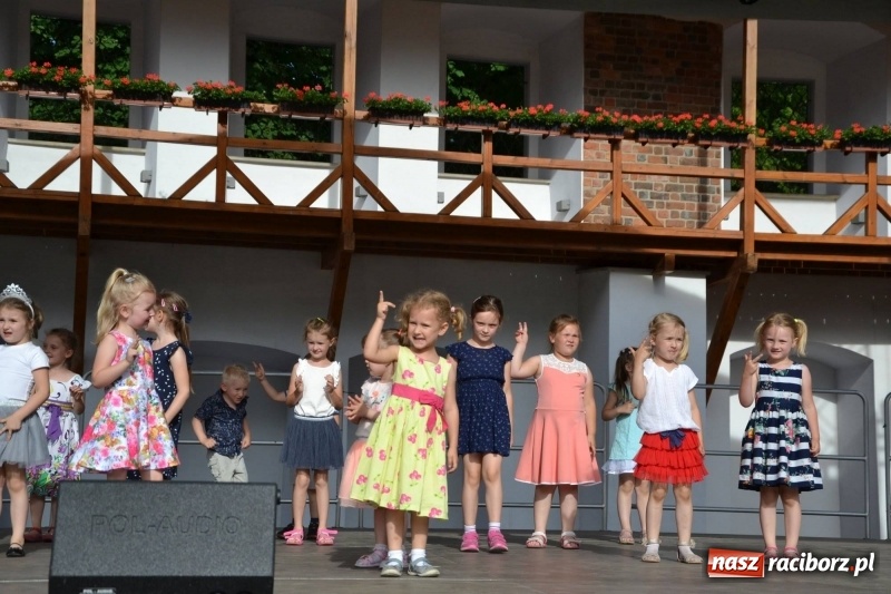 Zdjęcie w galerii na portalu naszraciborz.pl: Obchody dnia Mamy i Taty na Zamku Piastowskim za nami  wiadomości z regionu