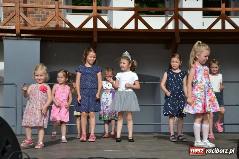 Zdjęcie w galerii na portalu naszraciborz.pl: Obchody dnia Mamy i Taty na Zamku Piastowskim za nami  wiadomości z regionu