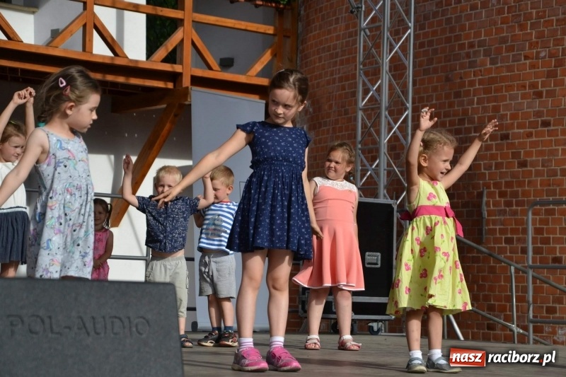 Zdjęcie w galerii na portalu naszraciborz.pl: Obchody dnia Mamy i Taty na Zamku Piastowskim za nami  wiadomości z regionu