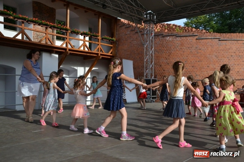 Zdjęcie w galerii na portalu naszraciborz.pl: Obchody dnia Mamy i Taty na Zamku Piastowskim za nami  wiadomości z regionu