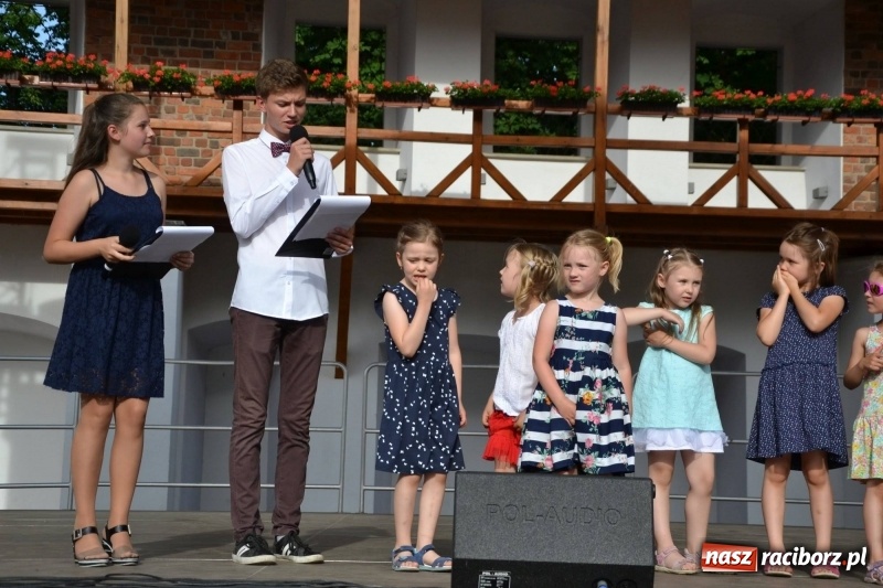 Zdjęcie w galerii na portalu naszraciborz.pl: Obchody dnia Mamy i Taty na Zamku Piastowskim za nami  wiadomości z regionu