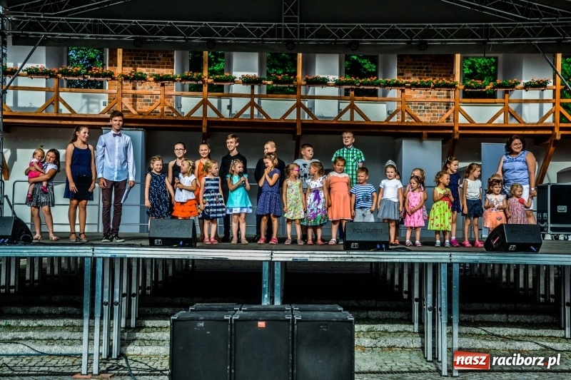 Zdjęcie w galerii na portalu naszraciborz.pl: Obchody dnia Mamy i Taty na Zamku Piastowskim za nami  wiadomości z regionu