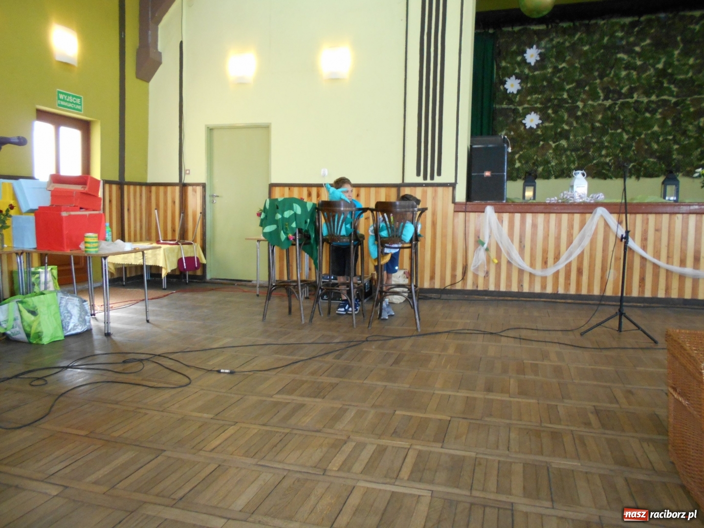 Zdjęcie w galerii na portalu naszraciborz.pl: Dzień Matki w Domu Kultury w Borucinie wiadomości z regionu