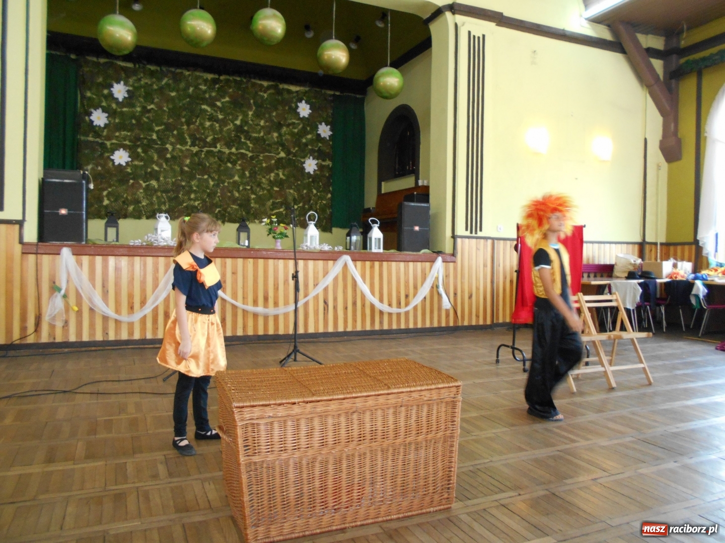 Zdjęcie w galerii na portalu naszraciborz.pl: Dzień Matki w Domu Kultury w Borucinie wiadomości z regionu