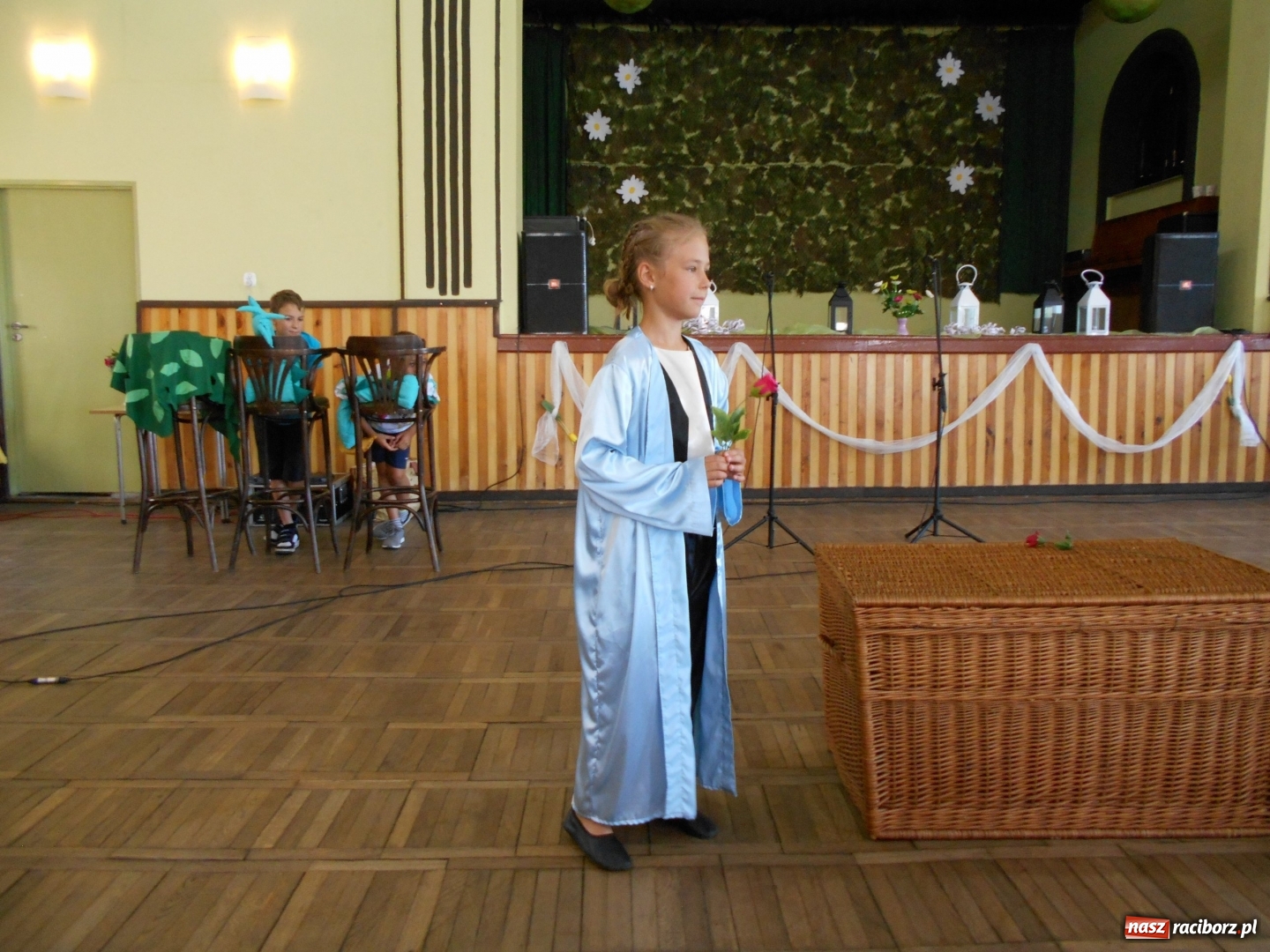 Zdjęcie w galerii na portalu naszraciborz.pl: Dzień Matki w Domu Kultury w Borucinie wiadomości z regionu