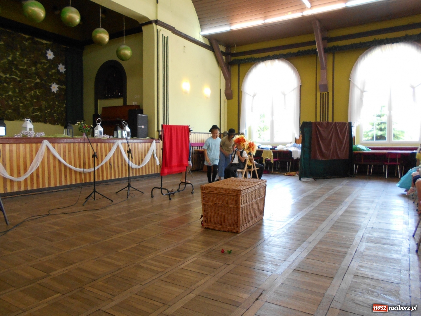 Zdjęcie w galerii na portalu naszraciborz.pl: Dzień Matki w Domu Kultury w Borucinie wiadomości z regionu