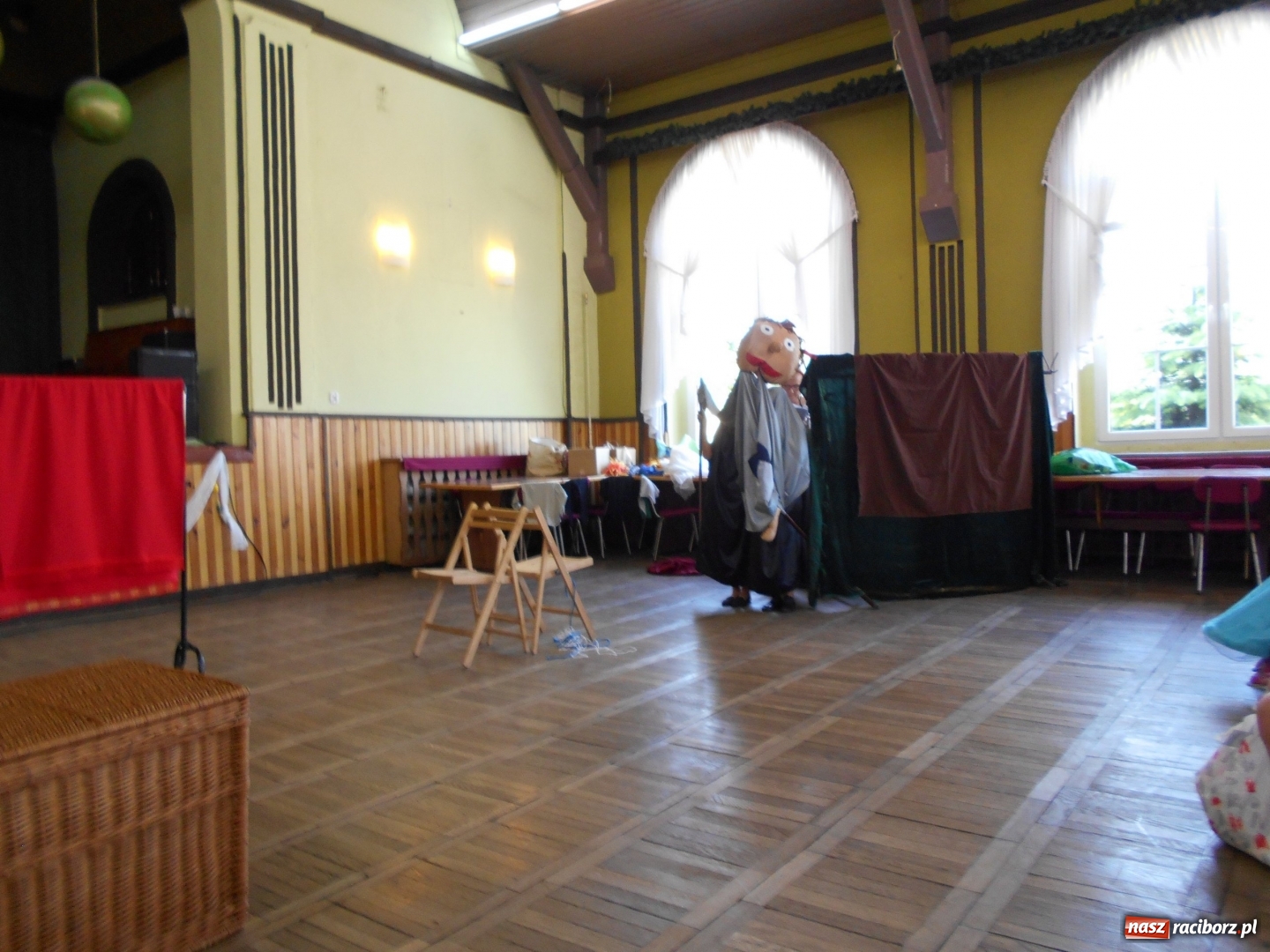 Zdjęcie w galerii na portalu naszraciborz.pl: Dzień Matki w Domu Kultury w Borucinie wiadomości z regionu