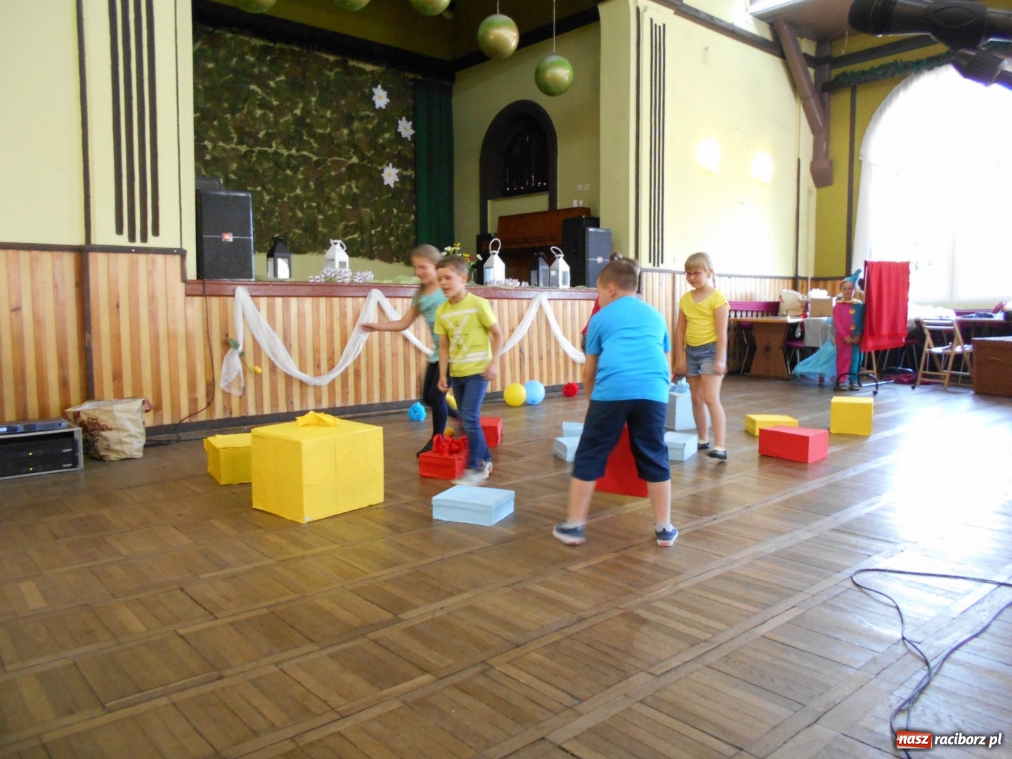 Zdjęcie w galerii na portalu naszraciborz.pl: Dzień Matki w Domu Kultury w Borucinie wiadomości z regionu