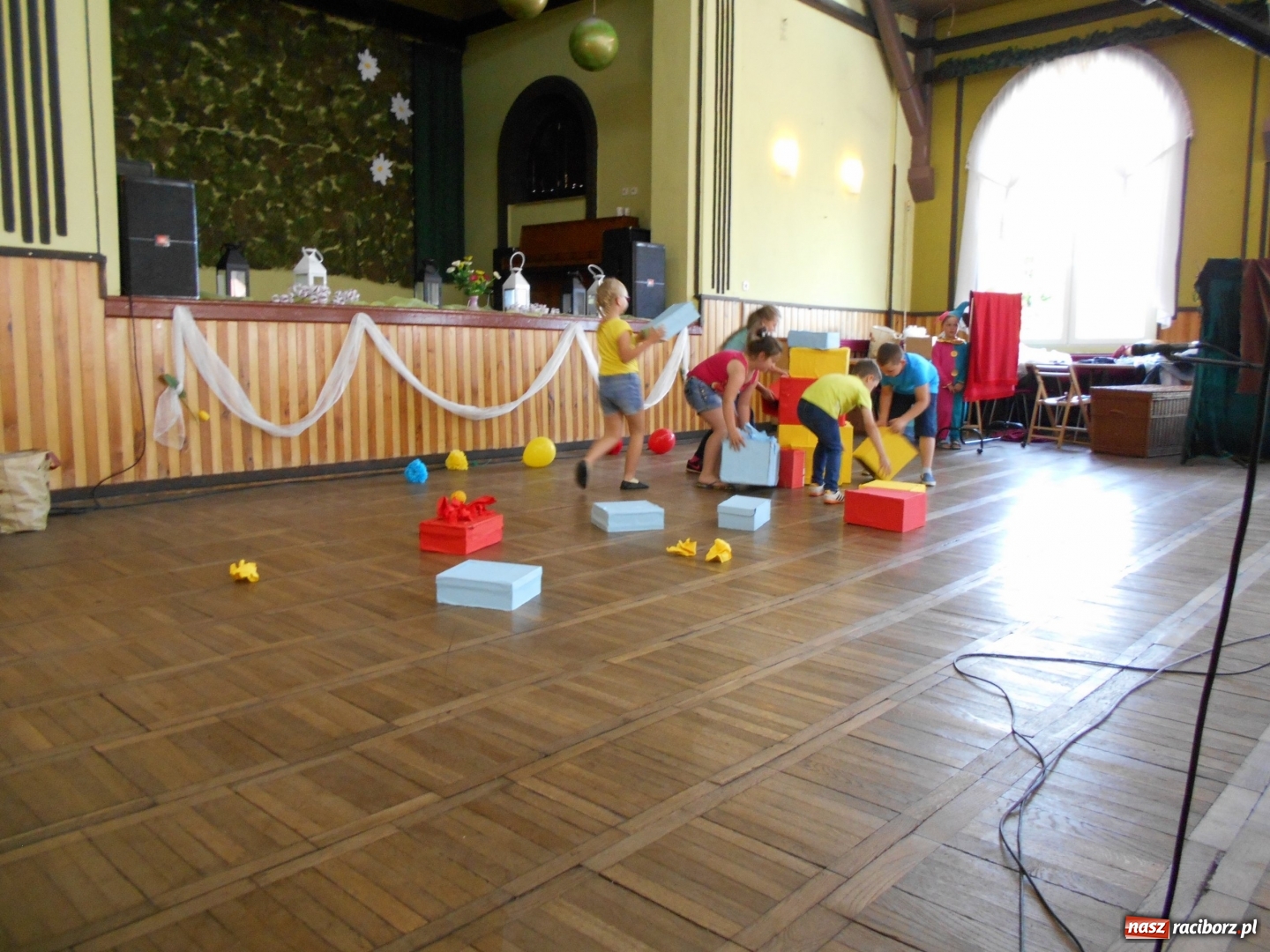 Zdjęcie w galerii na portalu naszraciborz.pl: Dzień Matki w Domu Kultury w Borucinie wiadomości z regionu