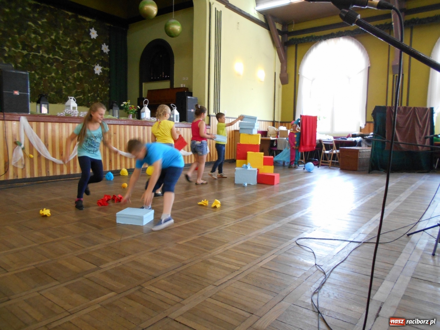 Zdjęcie w galerii na portalu naszraciborz.pl: Dzień Matki w Domu Kultury w Borucinie wiadomości z regionu