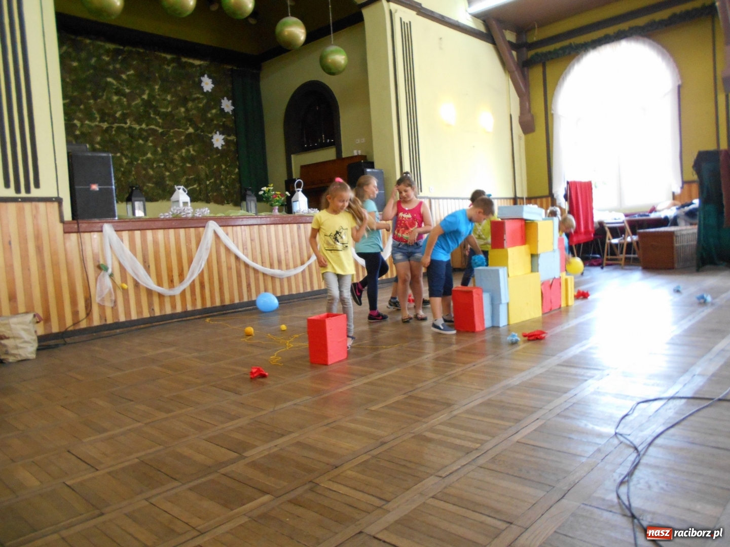 Zdjęcie w galerii na portalu naszraciborz.pl: Dzień Matki w Domu Kultury w Borucinie wiadomości z regionu