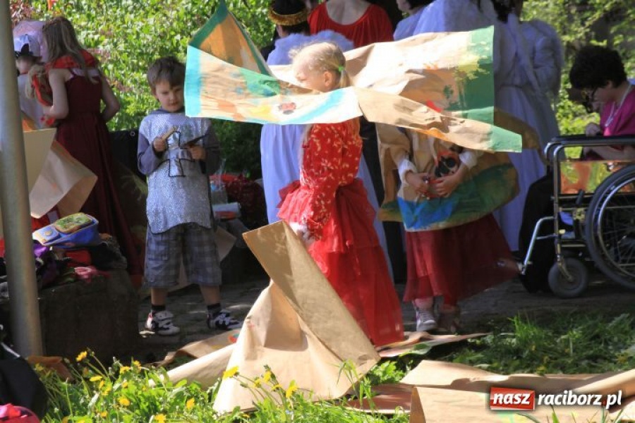 Zdjęcie w galerii na portalu naszraciborz.pl: W parku Roth kolorowo i wesoło wiadomości z regionu