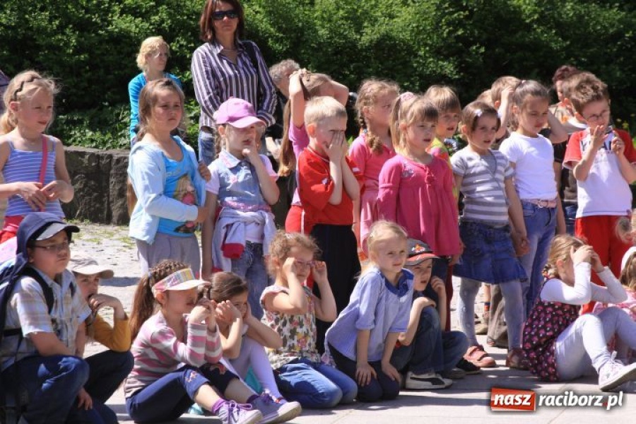 Zdjęcie w galerii na portalu naszraciborz.pl: W parku Roth kolorowo i wesoło wiadomości z regionu