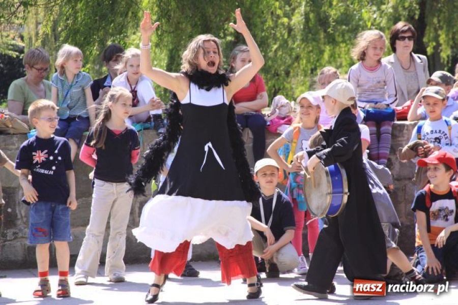 Zdjęcie w galerii na portalu naszraciborz.pl: W parku Roth kolorowo i wesoło wiadomości z regionu