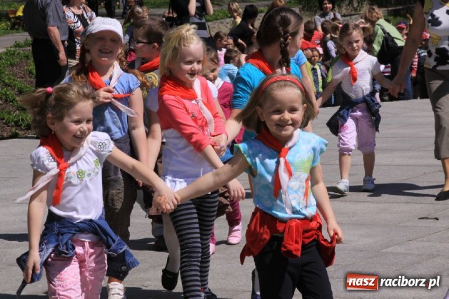 Zdjęcie w galerii na portalu naszraciborz.pl: W parku Roth kolorowo i wesoło wiadomości z regionu