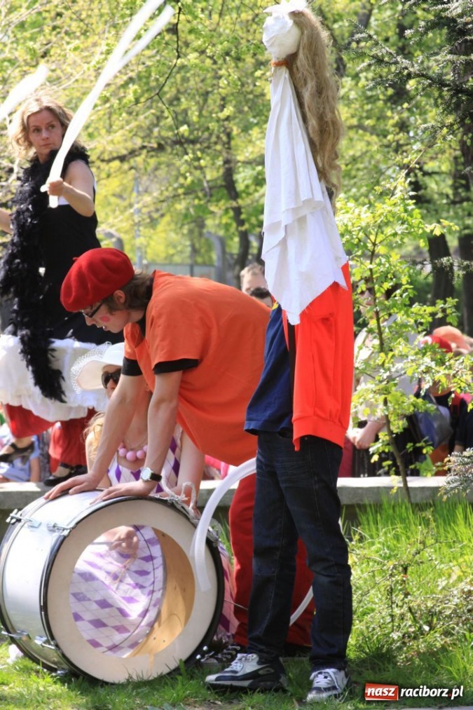 Zdjęcie w galerii na portalu naszraciborz.pl: W parku Roth kolorowo i wesoło wiadomości z regionu