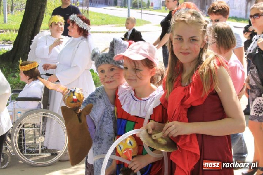 Zdjęcie w galerii na portalu naszraciborz.pl: W parku Roth kolorowo i wesoło wiadomości z regionu
