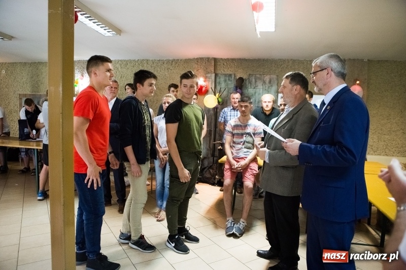 Zdjęcie w galerii na portalu naszraciborz.pl: Powiatowe Zawody Strzeleckie dla młodzieży szkół ponadgimnazjalnych wiadomości z regionu