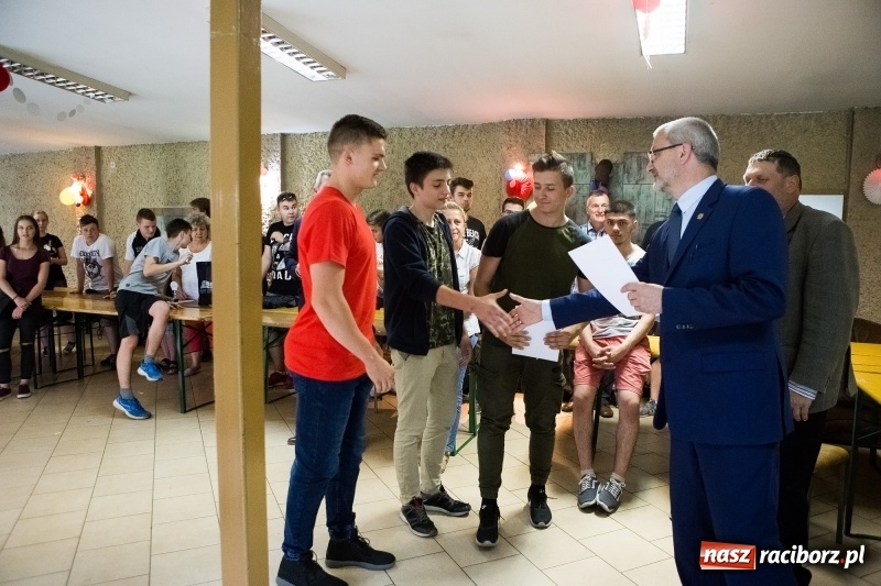 Zdjęcie w galerii na portalu naszraciborz.pl: Powiatowe Zawody Strzeleckie dla młodzieży szkół ponadgimnazjalnych wiadomości z regionu