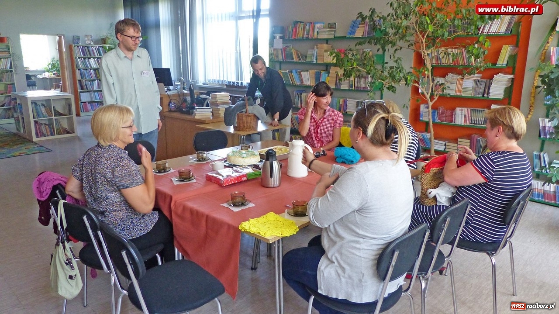 Zdjęcie w galerii na portalu naszraciborz.pl: Zrobione w domu, pokazane w bibliotece wiadomości z regionu