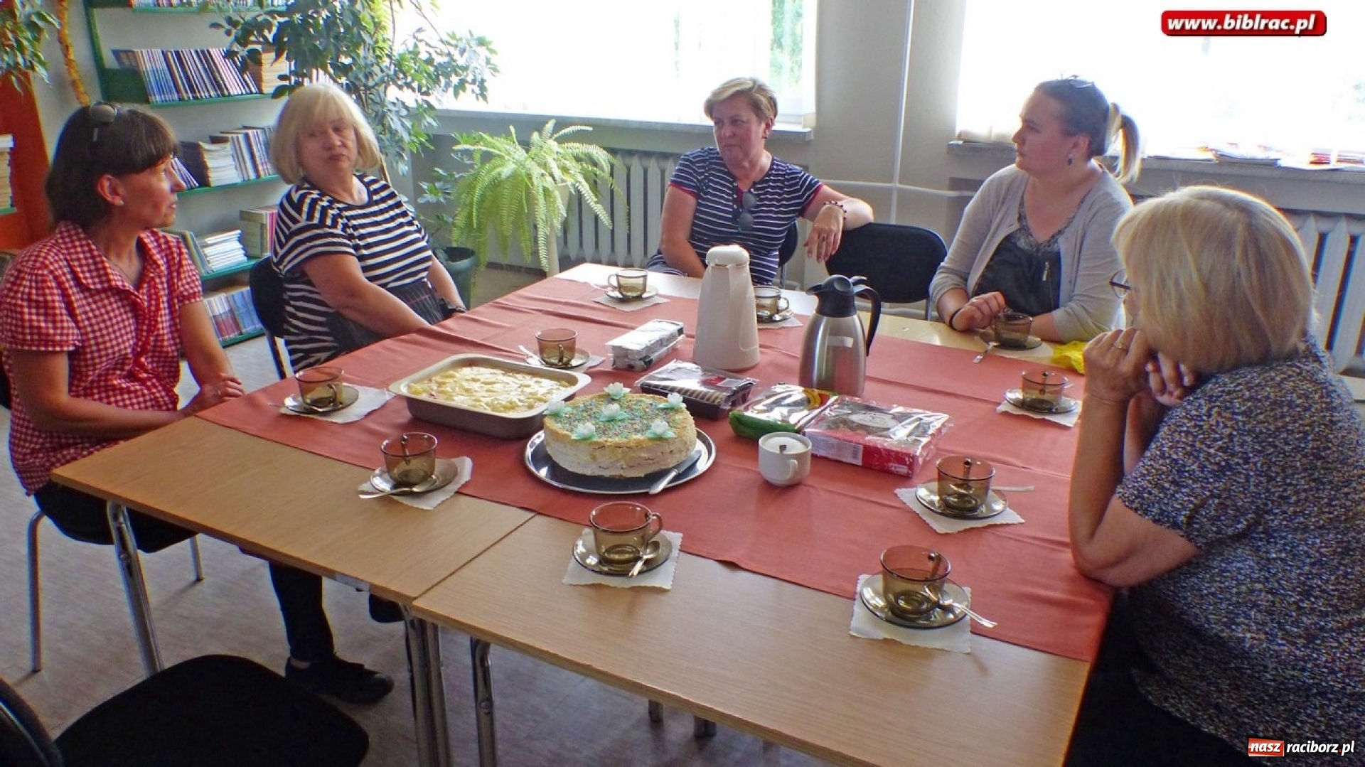 Zdjęcie w galerii na portalu naszraciborz.pl: Zrobione w domu, pokazane w bibliotece wiadomości z regionu