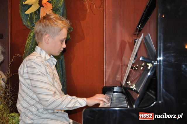 Zdjęcie w galerii na portalu naszraciborz.pl: Tańczyli, grali, śpiewali... wiadomości z regionu