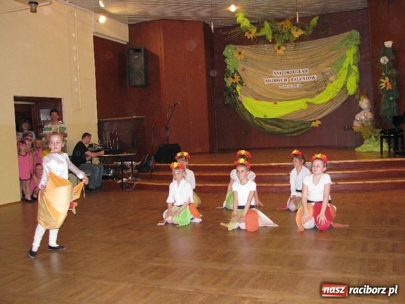 Zdjęcie w galerii na portalu naszraciborz.pl: Tańczyli, grali, śpiewali... wiadomości z regionu