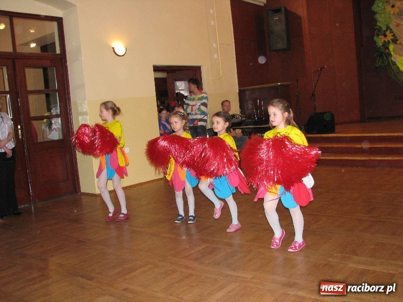 Zdjęcie w galerii na portalu naszraciborz.pl: Tańczyli, grali, śpiewali... wiadomości z regionu