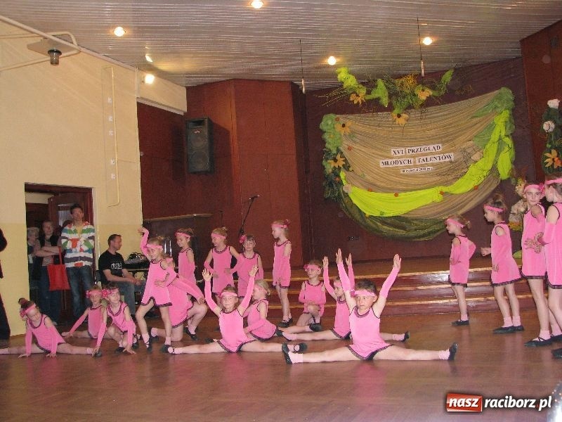 Zdjęcie w galerii na portalu naszraciborz.pl: Tańczyli, grali, śpiewali... wiadomości z regionu