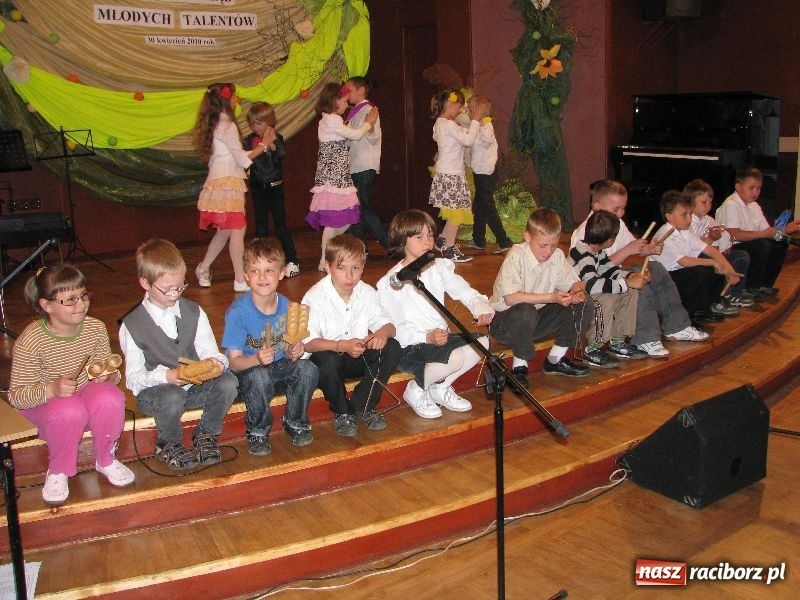 Zdjęcie w galerii na portalu naszraciborz.pl: Tańczyli, grali, śpiewali... wiadomości z regionu