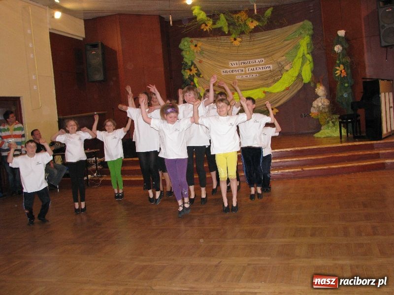 Zdjęcie w galerii na portalu naszraciborz.pl: Tańczyli, grali, śpiewali... wiadomości z regionu