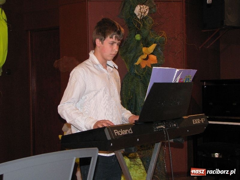 Zdjęcie w galerii na portalu naszraciborz.pl: Tańczyli, grali, śpiewali... wiadomości z regionu