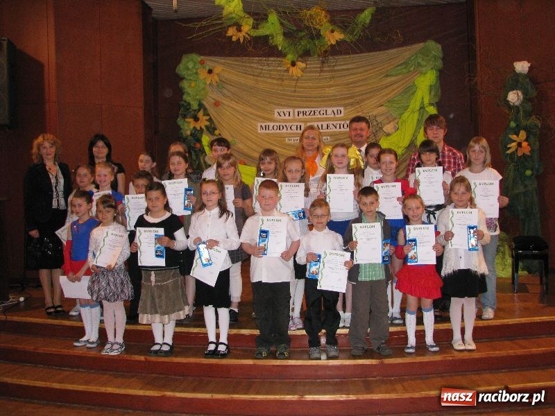 Zdjęcie w galerii na portalu naszraciborz.pl: Tańczyli, grali, śpiewali... wiadomości z regionu