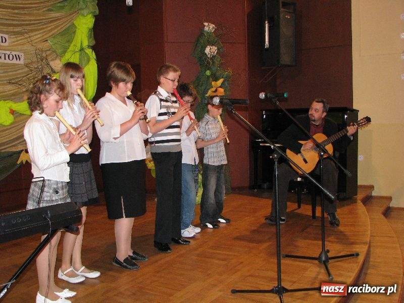 Zdjęcie w galerii na portalu naszraciborz.pl: Tańczyli, grali, śpiewali... wiadomości z regionu