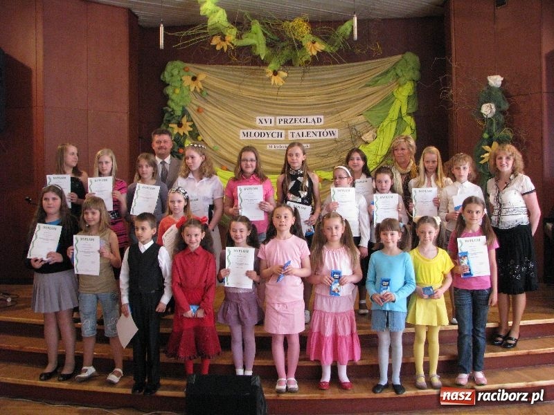 Zdjęcie w galerii na portalu naszraciborz.pl: Tańczyli, grali, śpiewali... wiadomości z regionu