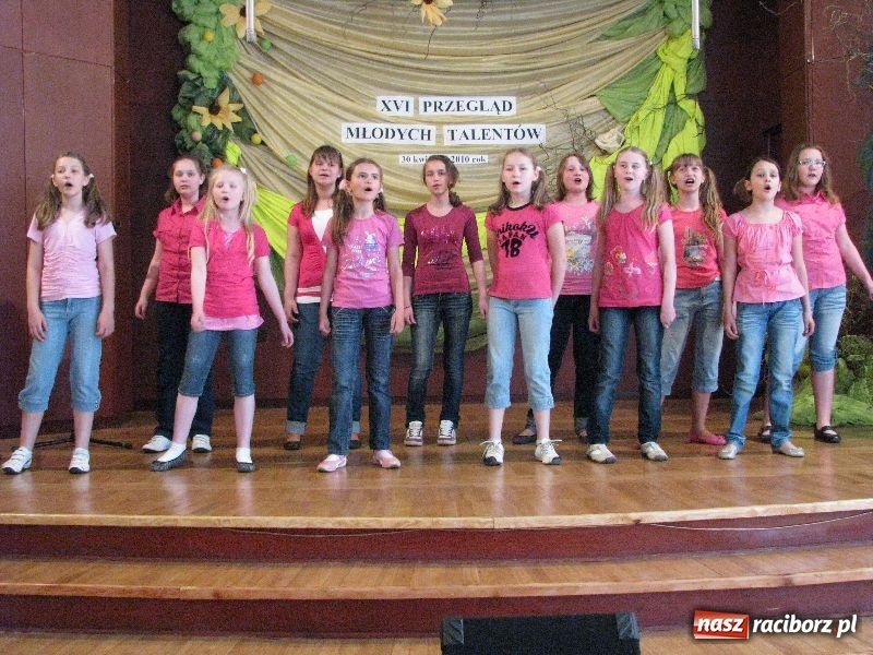 Zdjęcie w galerii na portalu naszraciborz.pl: Tańczyli, grali, śpiewali... wiadomości z regionu