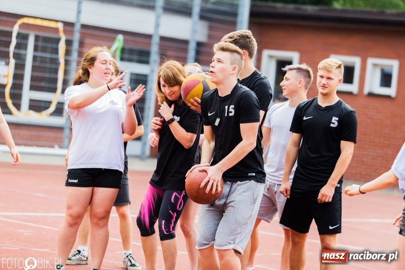 Zdjęcie w galerii na portalu naszraciborz.pl: Piknik Dzieci Kasprowicza - fotorelacja  wiadomości z regionu