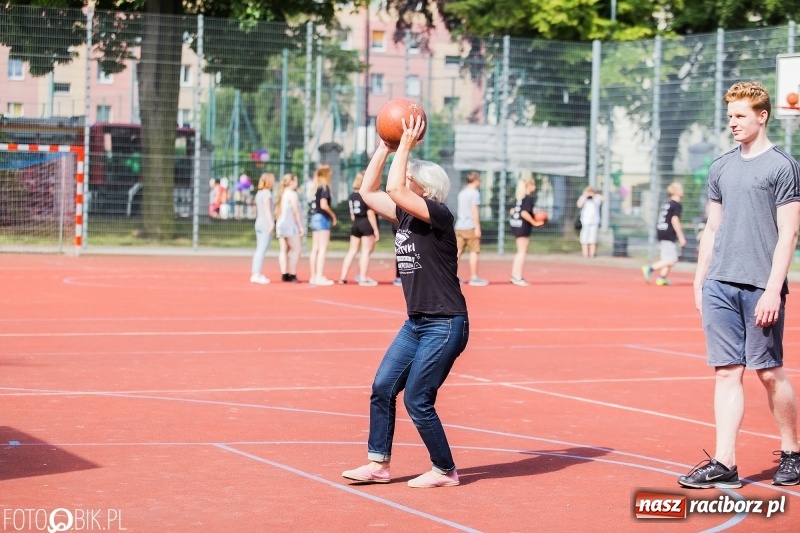 Zdjęcie w galerii na portalu naszraciborz.pl: Piknik Dzieci Kasprowicza - fotorelacja  wiadomości z regionu