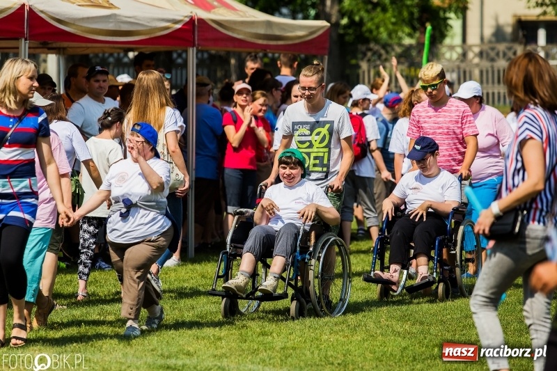 Zdjęcie w galerii na portalu naszraciborz.pl: Igrzyska Sport ku radości na stadionie PWSZ wiadomości z regionu