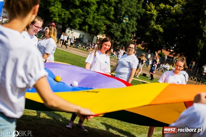 Zdjęcie w galerii na portalu naszraciborz.pl: Igrzyska Sport ku radości na stadionie PWSZ wiadomości z regionu