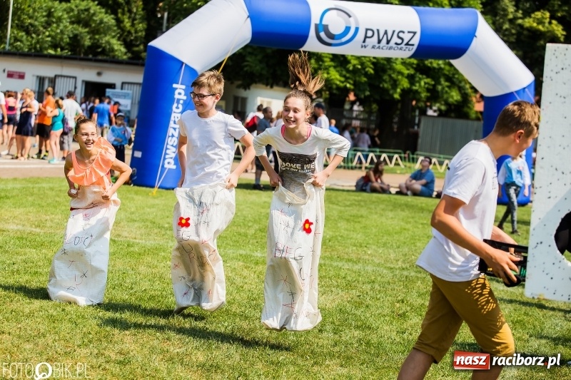 Zdjęcie w galerii na portalu naszraciborz.pl: Igrzyska Sport ku radości na stadionie PWSZ wiadomości z regionu