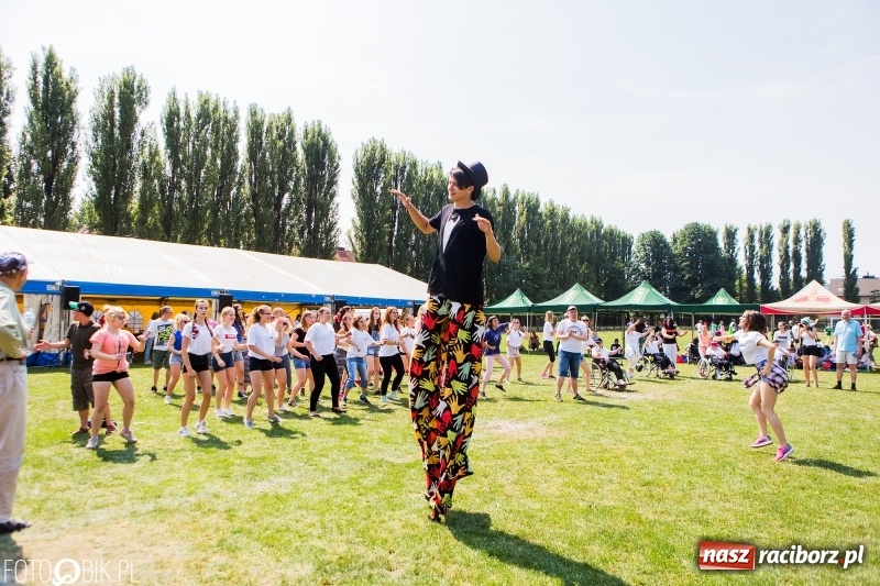 Zdjęcie w galerii na portalu naszraciborz.pl: Igrzyska Sport ku radości na stadionie PWSZ wiadomości z regionu