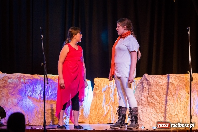 Zdjęcie w galerii na portalu naszraciborz.pl: Premiera spektaklu Mały Książę w MDK wiadomości z regionu