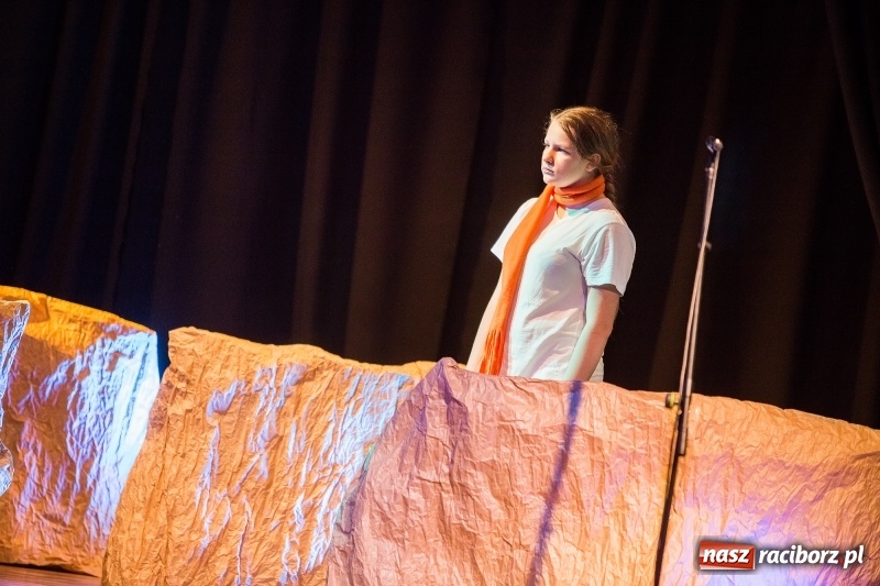 Zdjęcie w galerii na portalu naszraciborz.pl: Premiera spektaklu Mały Książę w MDK wiadomości z regionu