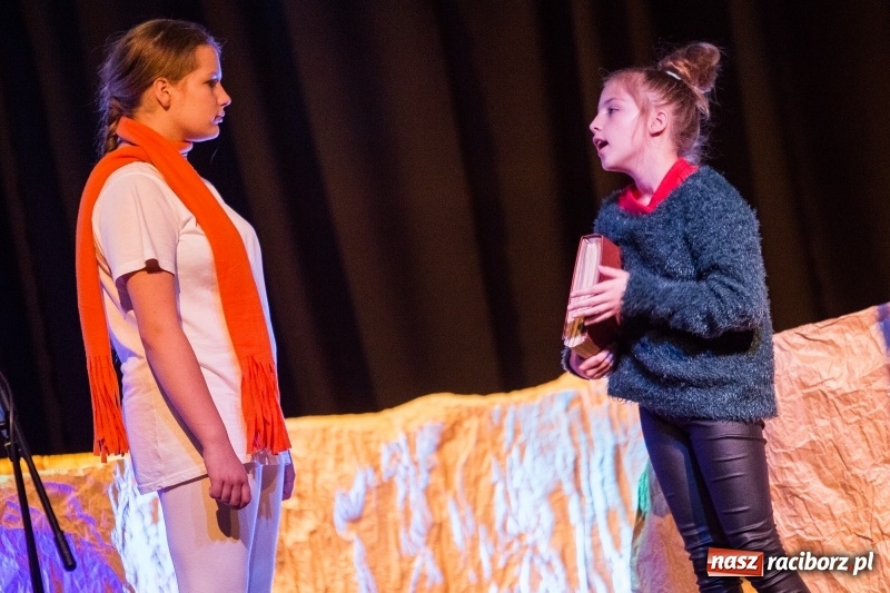 Zdjęcie w galerii na portalu naszraciborz.pl: Premiera spektaklu Mały Książę w MDK wiadomości z regionu