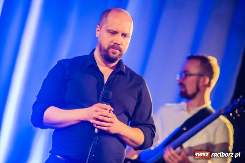 Zdjęcie w galerii na portalu naszraciborz.pl: Nauczyciele Szkoły Muzycznej zagrali dla swych uczniów. Jak wyszło? Zobaczcie wideo wiadomości z regionu