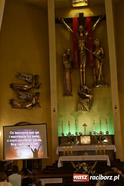 Zdjęcie w galerii na portalu naszraciborz.pl: Ks. Adam Szustak zgromadził tłumy mówiąc o potędze miłosierdzia wiadomości z regionu