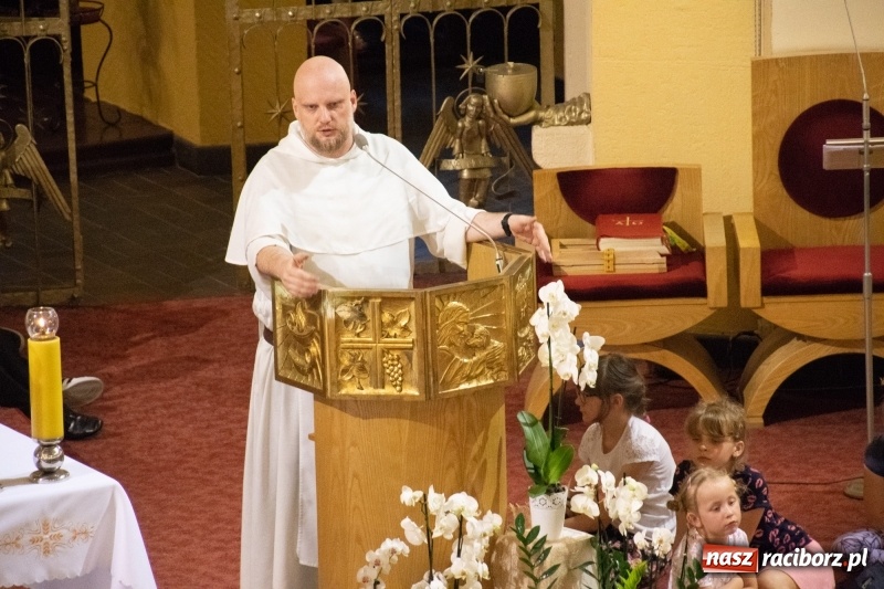 Zdjęcie w galerii na portalu naszraciborz.pl: Ks. Adam Szustak zgromadził tłumy mówiąc o potędze miłosierdzia wiadomości z regionu