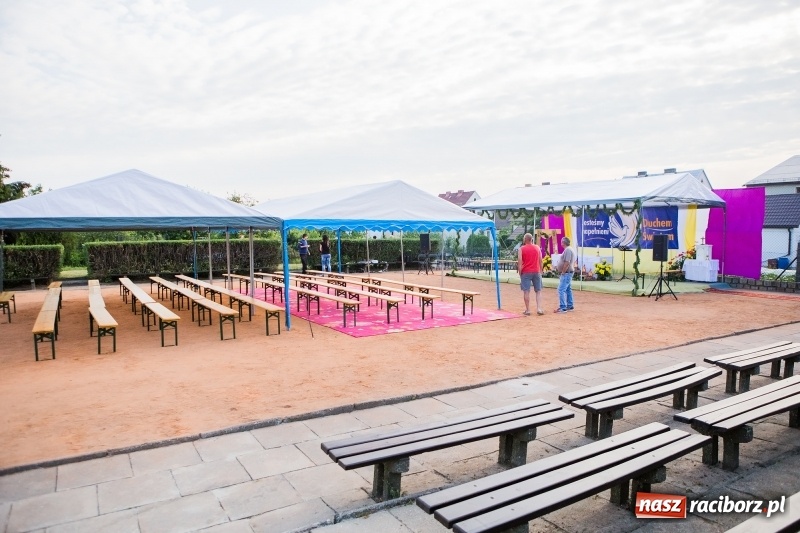 Zdjęcie w galerii na portalu naszraciborz.pl: Od rana cała Raciborszczyzna szykuje się na Boże Ciało  wiadomości z regionu