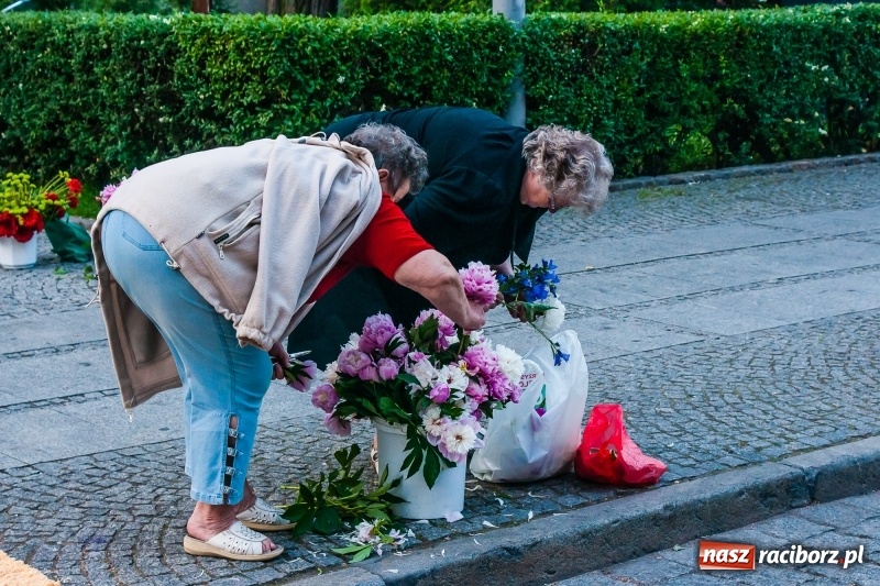 Zdjęcie w galerii na portalu naszraciborz.pl: Od rana cała Raciborszczyzna szykuje się na Boże Ciało  wiadomości z regionu